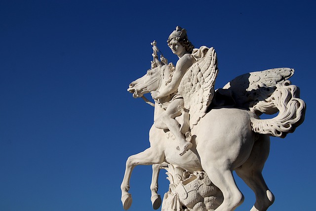 Mesa redonda de expertos en crowdfunding social y solidario con representantes de ONGs de la Comunidad Valenciana